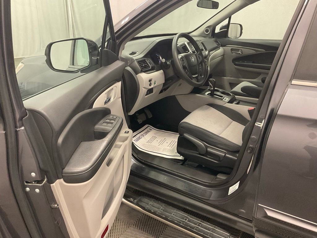 Used 2017 Honda Ridgeline RTS image 10