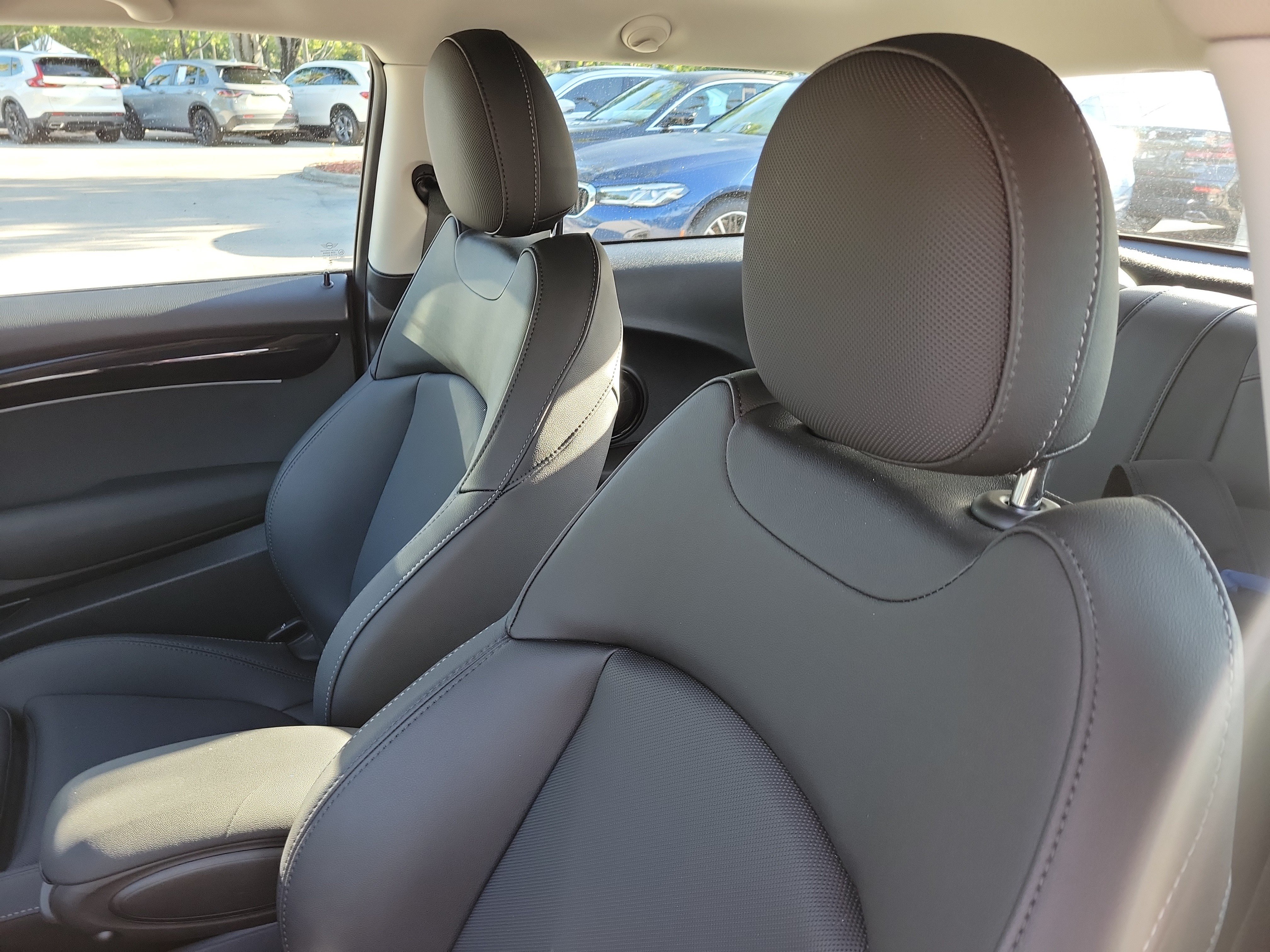Used 2024 MINI Cooper SE FWD image 10