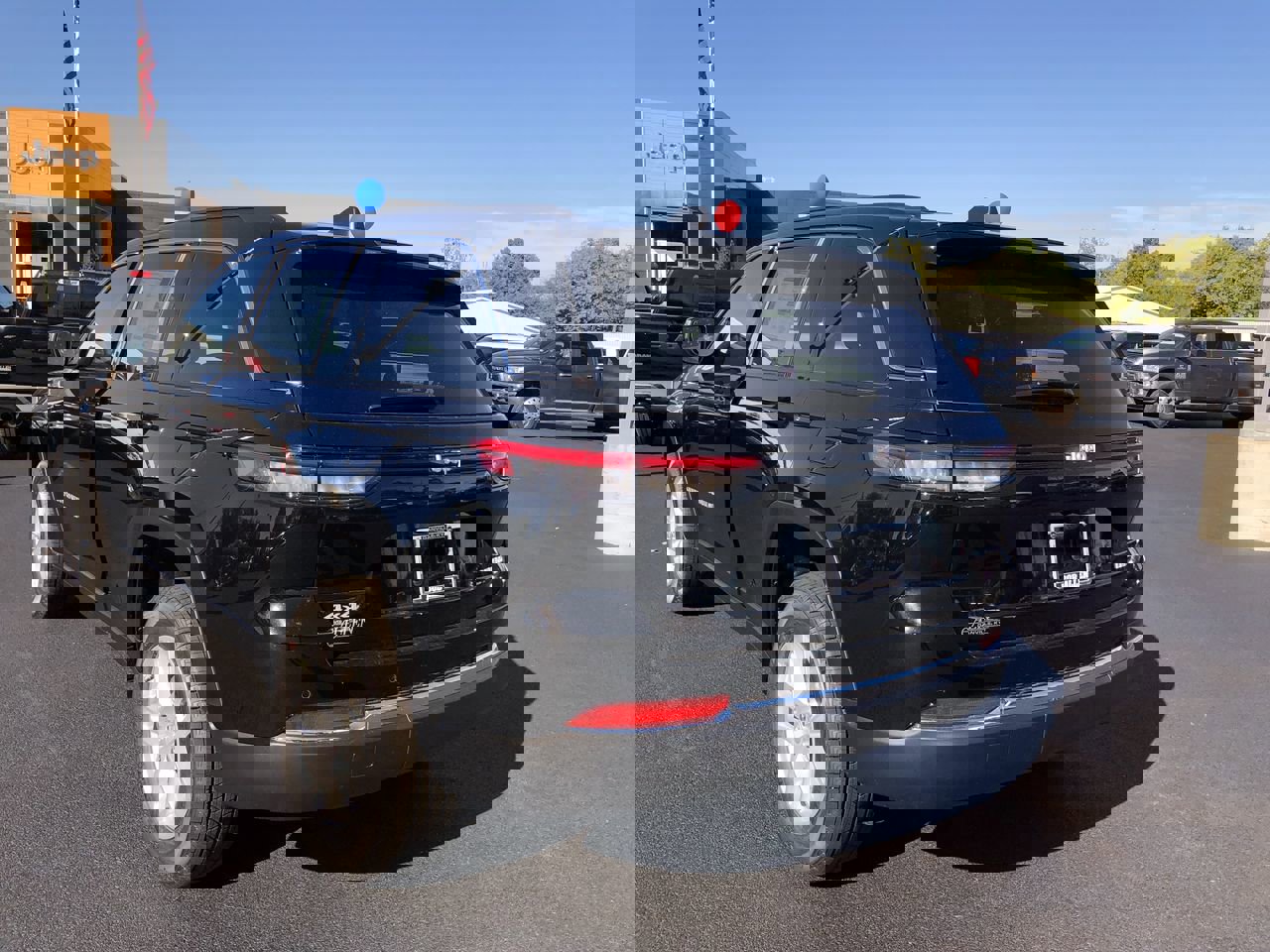 New 2025 Jeep Grand Cherokee Laredo X w/ Luxury Tech Group I image 12