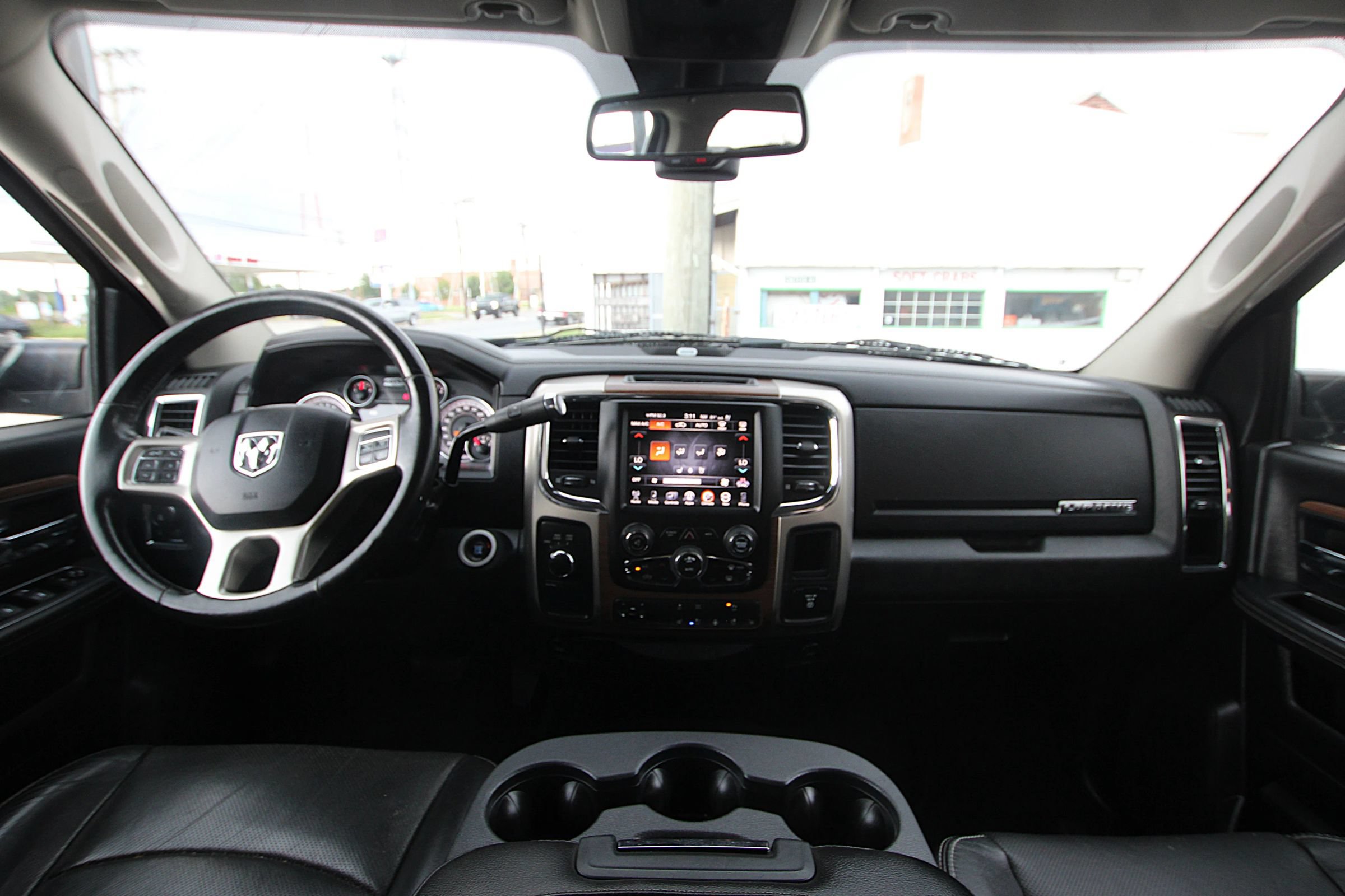Used 2015 RAM 2500 Laramie AWD/4WD image 13