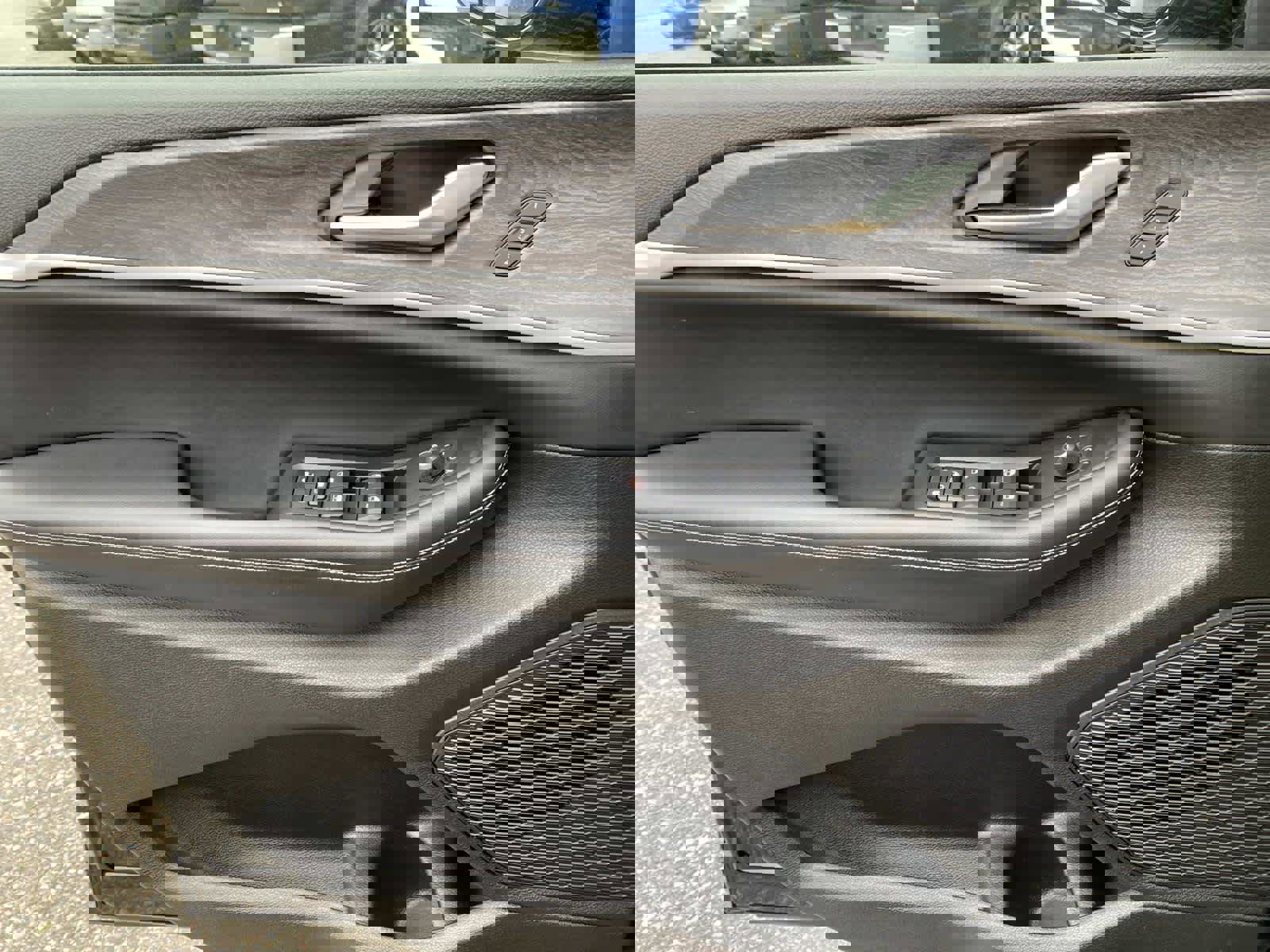 Used 2023 Jeep Grand Cherokee Limited image 22