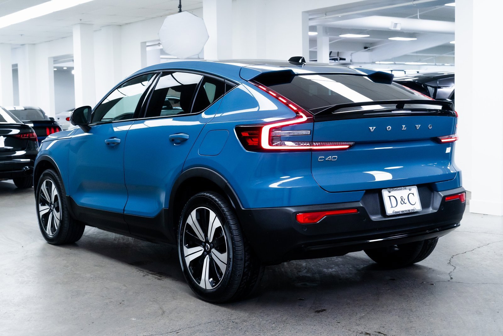 Used 2023 Volvo C40 P8 Recharge Plus w/ Climate Package image 4