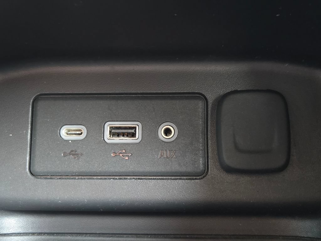 Used 2019 Chevrolet Equinox LT FWD image 13