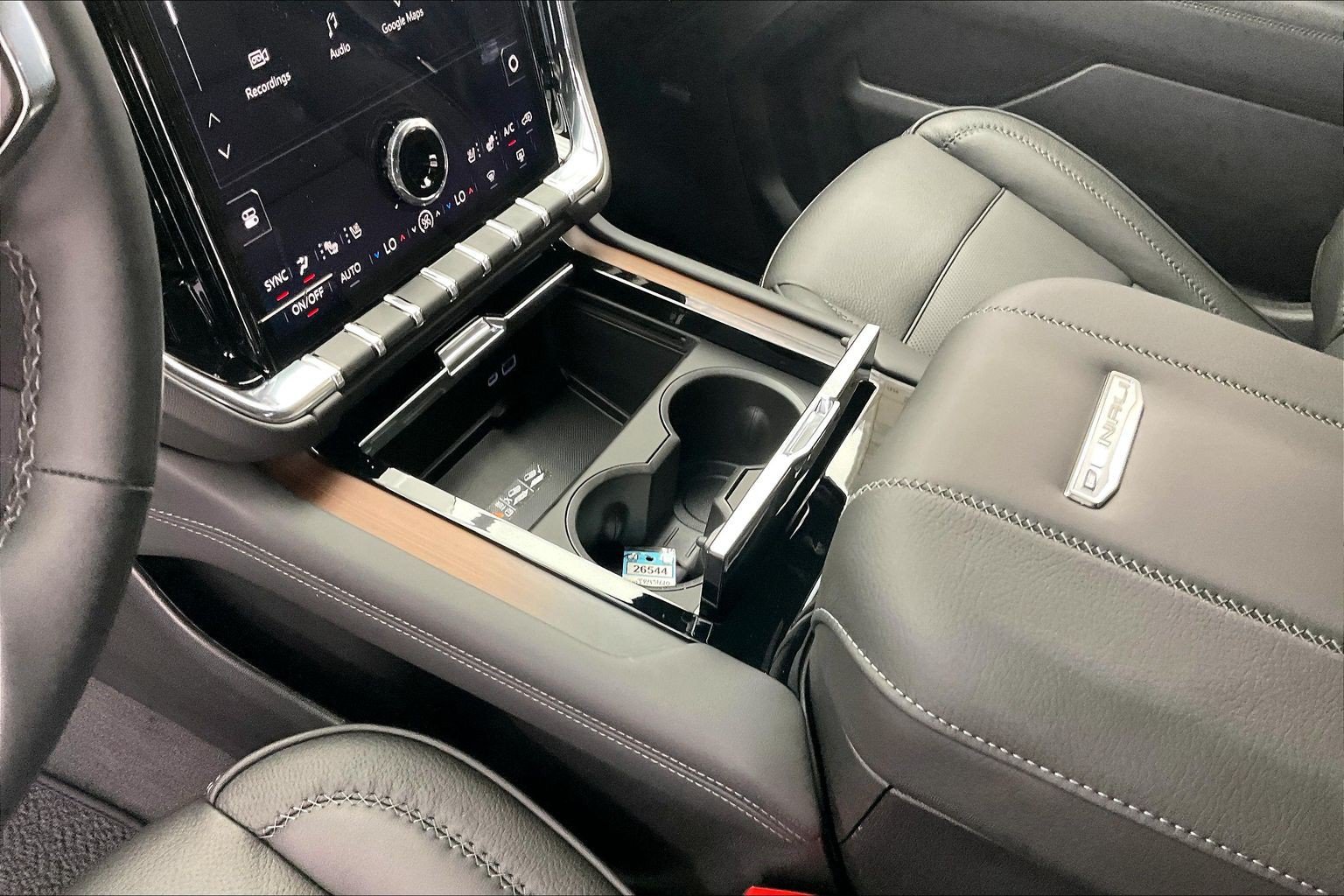 New 2026 GMC Yukon XL Denali w/ Denali Reserve Package AWD/4WD image 8