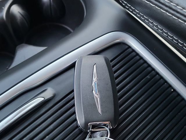 Used 2024 Chrysler Pacifica Touring-L image 31