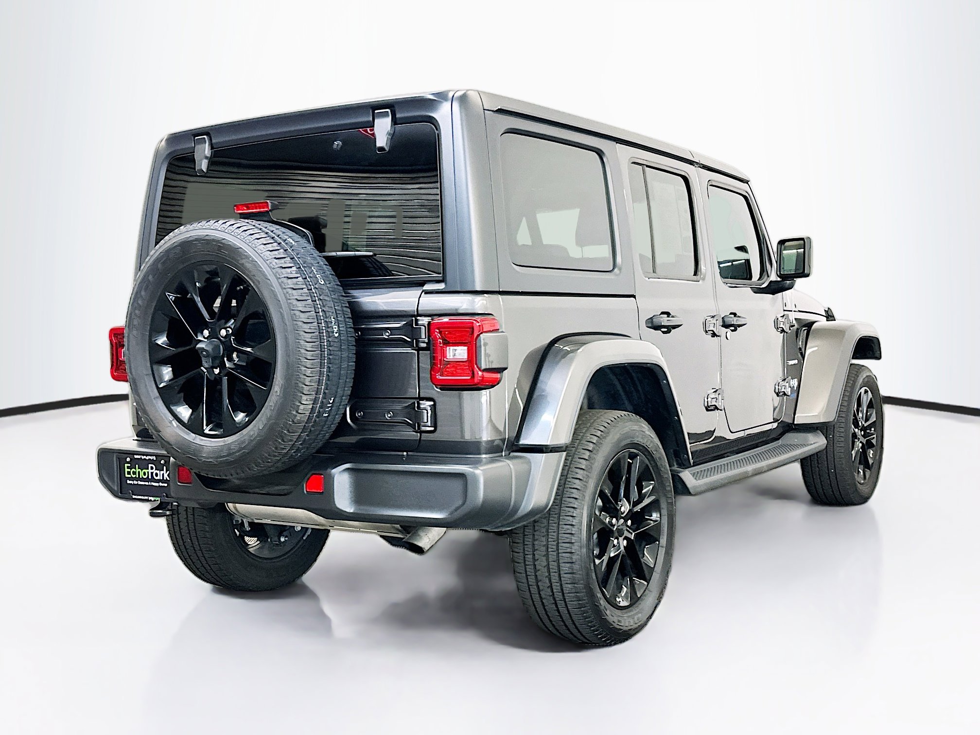 Used 2021 Jeep Wrangler Sahara w/ Cold Weather Group image 9