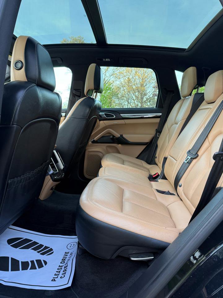 Used 2015 Porsche Cayenne Diesel AWD/4WD image 22