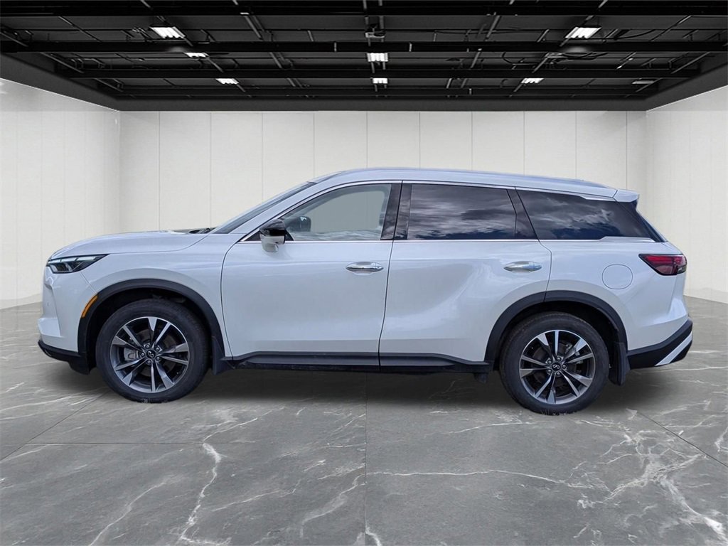 Certified 2025 INFINITI QX60 Luxe image 2