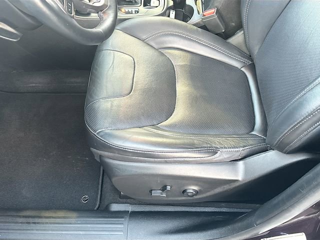 Used 2021 Jeep Cherokee Latitude Lux w/ Comfort/Convenience Group AWD/4WD image 19