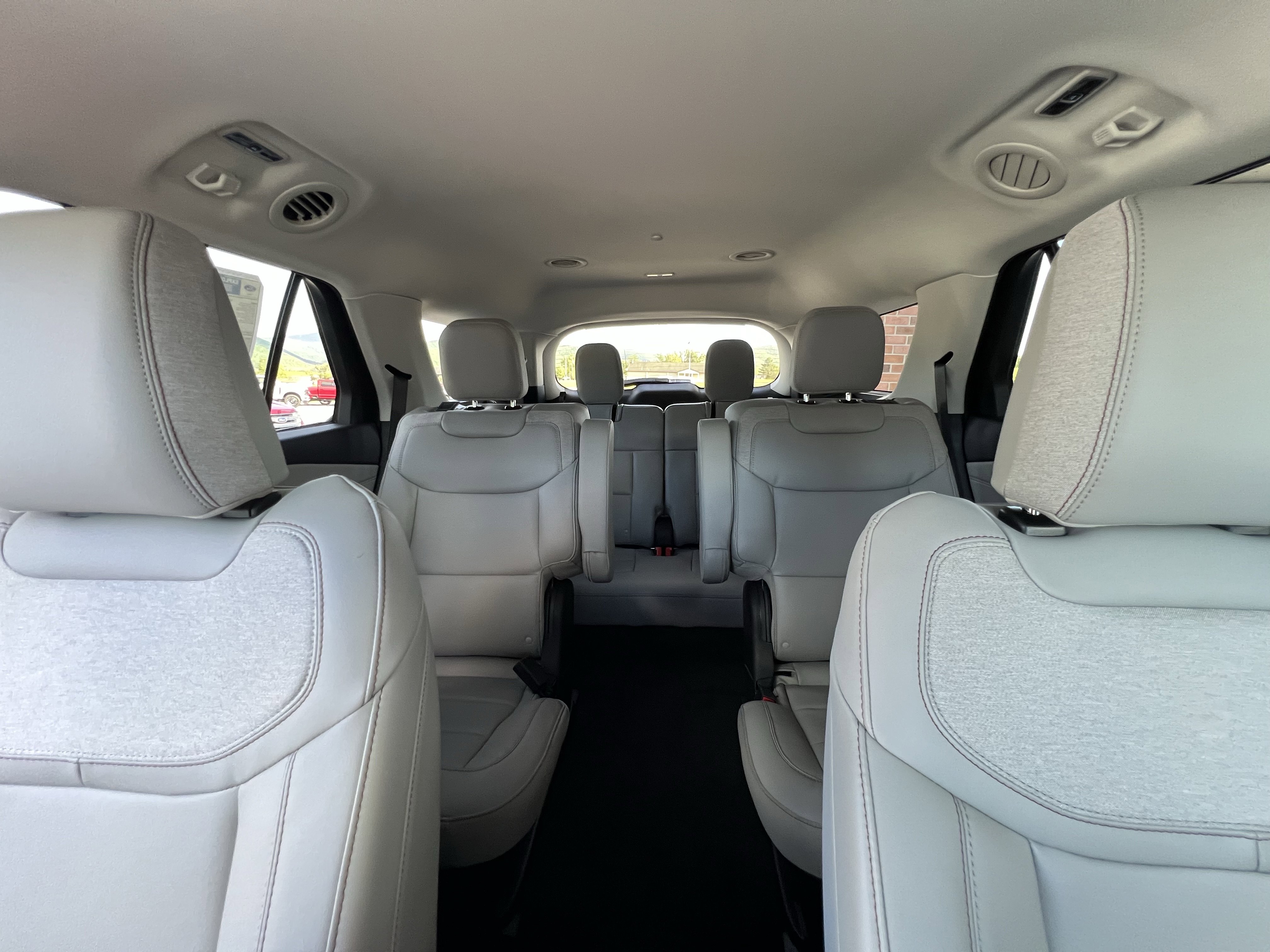 New 2026 Ford Explorer Active w/ Active Comfort Package AWD/4WD image 11