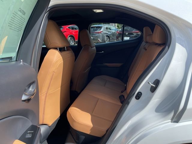 Certified 2026 Lexus UX 300h FWD w/ Accessory Package (Z2) image 32
