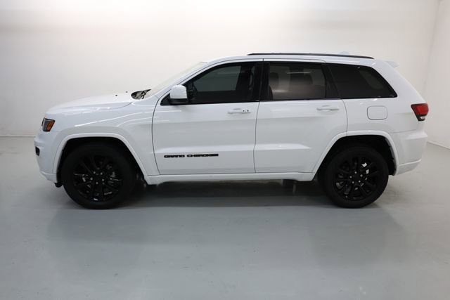 Used 2017 Jeep Grand Cherokee Altitude image 40
