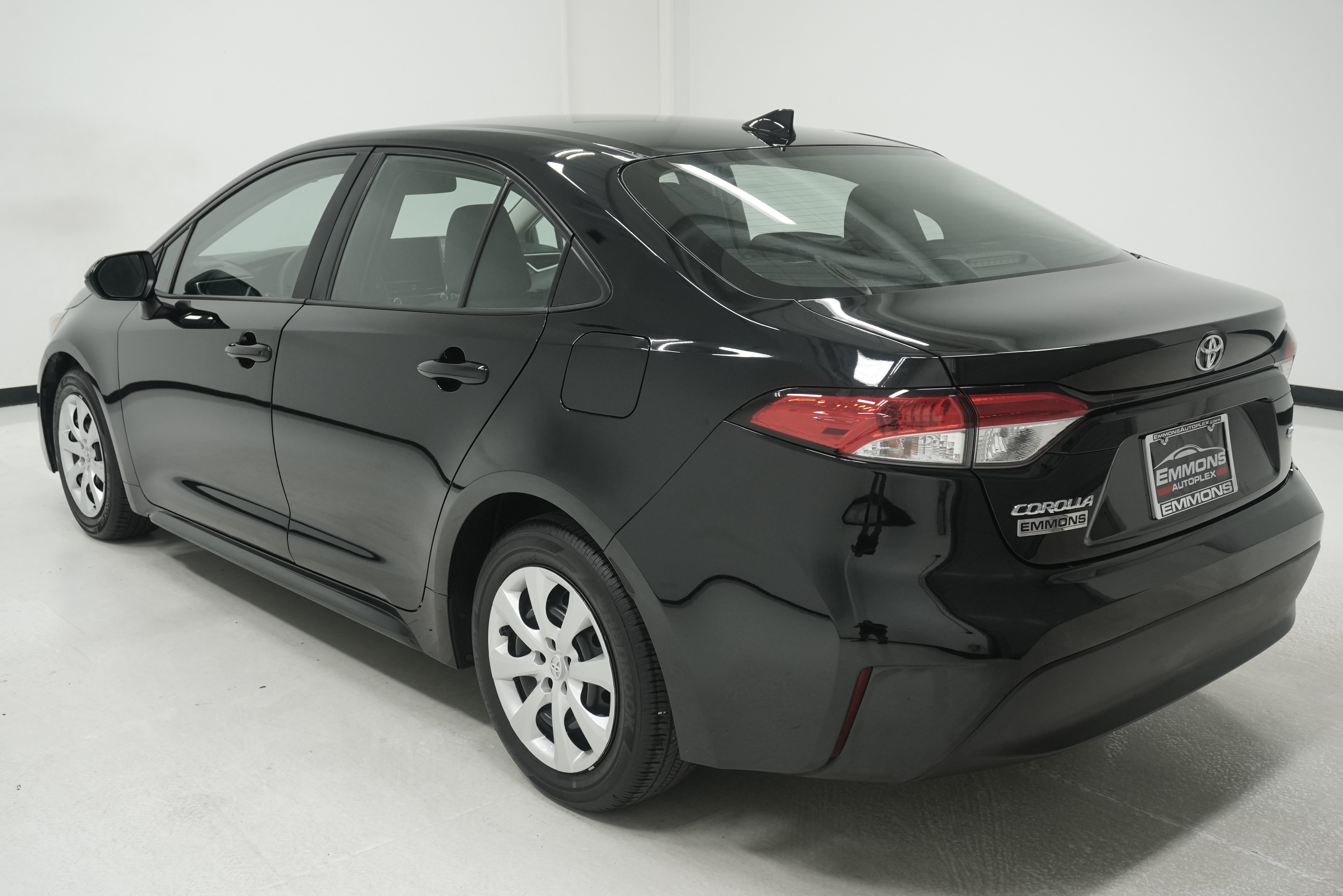 Used 2024 Toyota Corolla LE FWD image 6