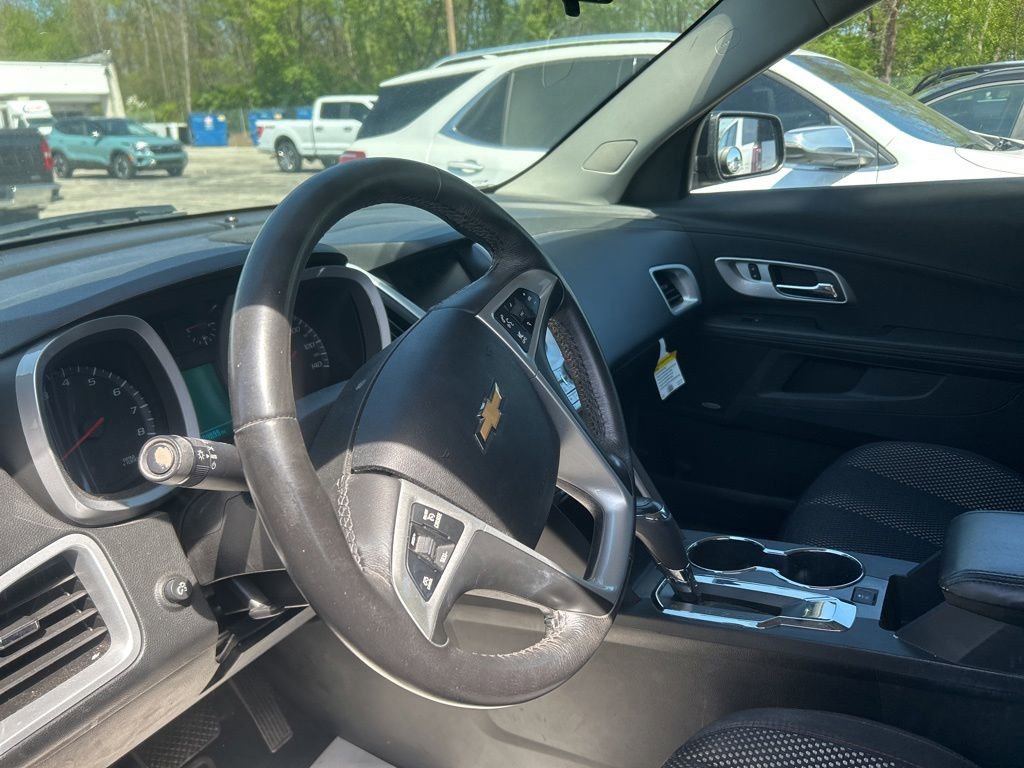 Used 2017 Chevrolet Equinox LT AWD/4WD image 10