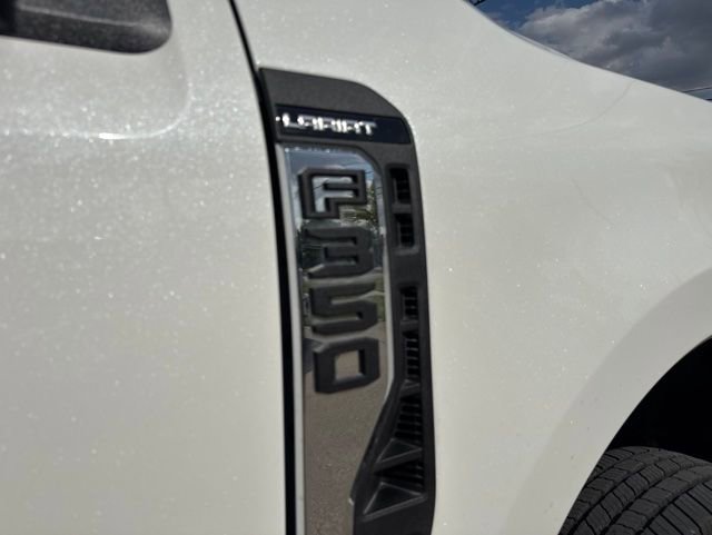 Used 2024 Ford F350 Lariat w/ Lariat Ultimate Package AWD/4WD image 10