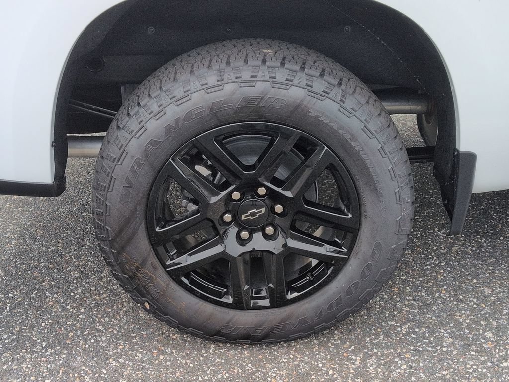 New 2026 Chevrolet Silverado 1500 RST w/ Dark Appearance Package AWD/4WD image 28