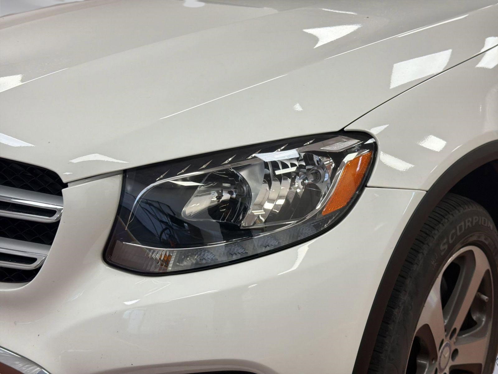 Used 2017 Mercedes-Benz GLC 300 4MATIC image 11