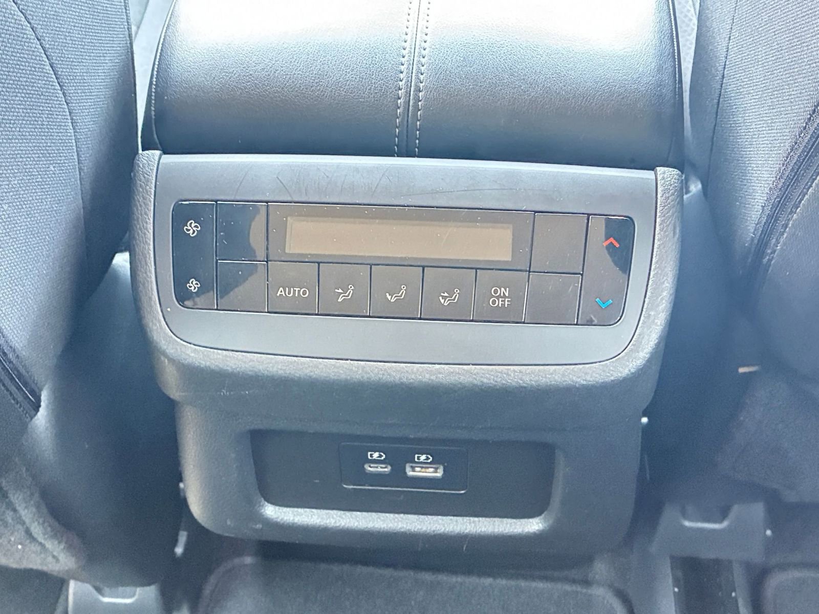 Used 2025 Nissan Pathfinder SV AWD/4WD image 30