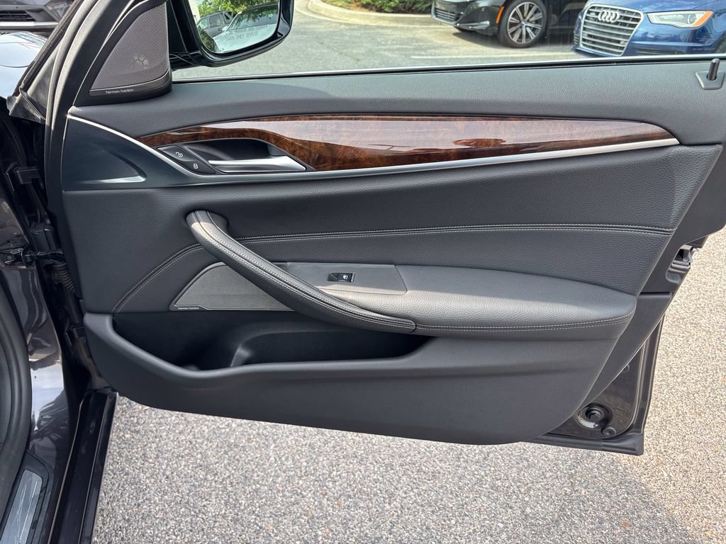 Used 2019 BMW 540i xDrive AWD/4WD image 37