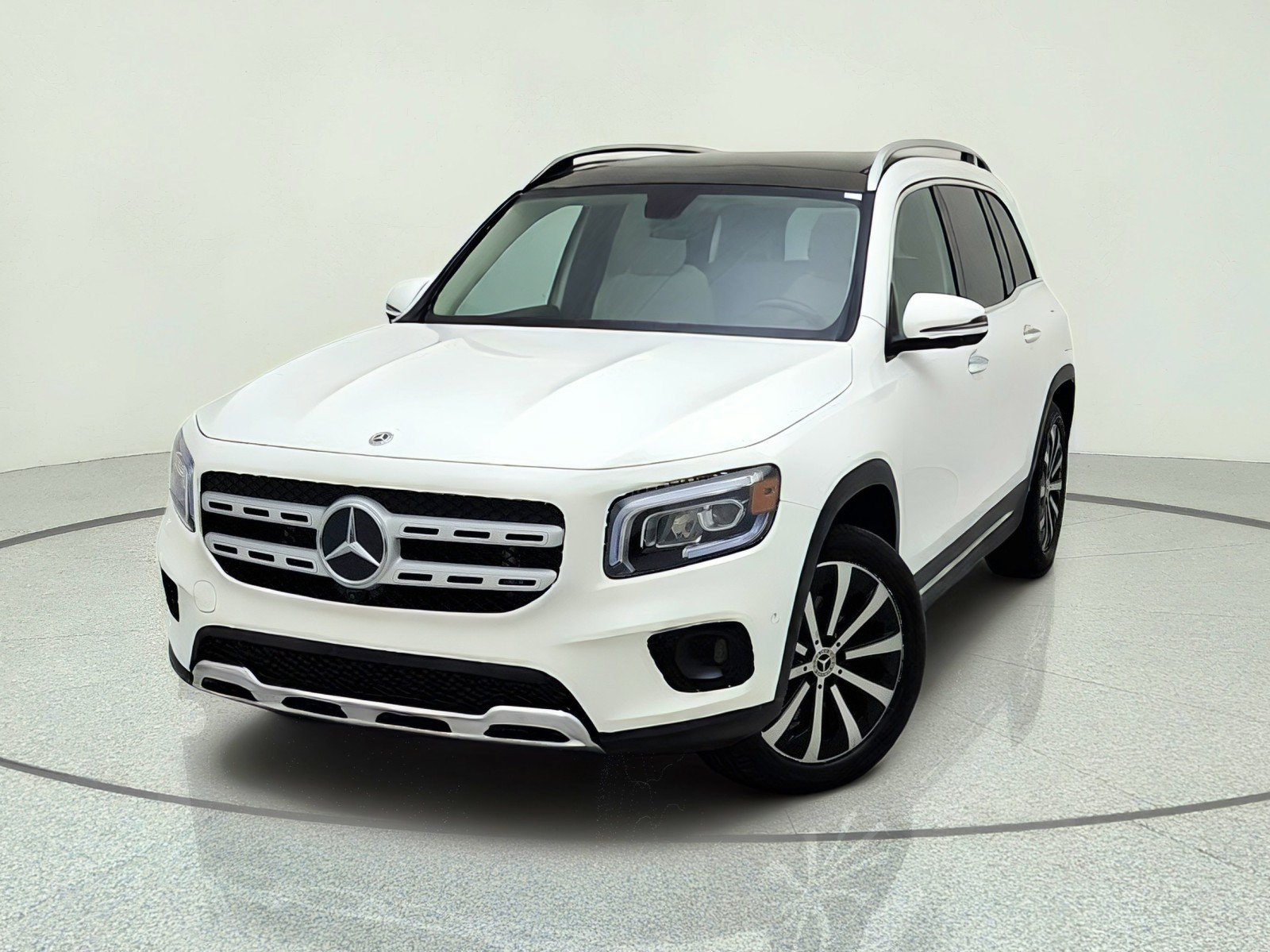 Certified 2023 Mercedes-Benz GLB 250 image 2