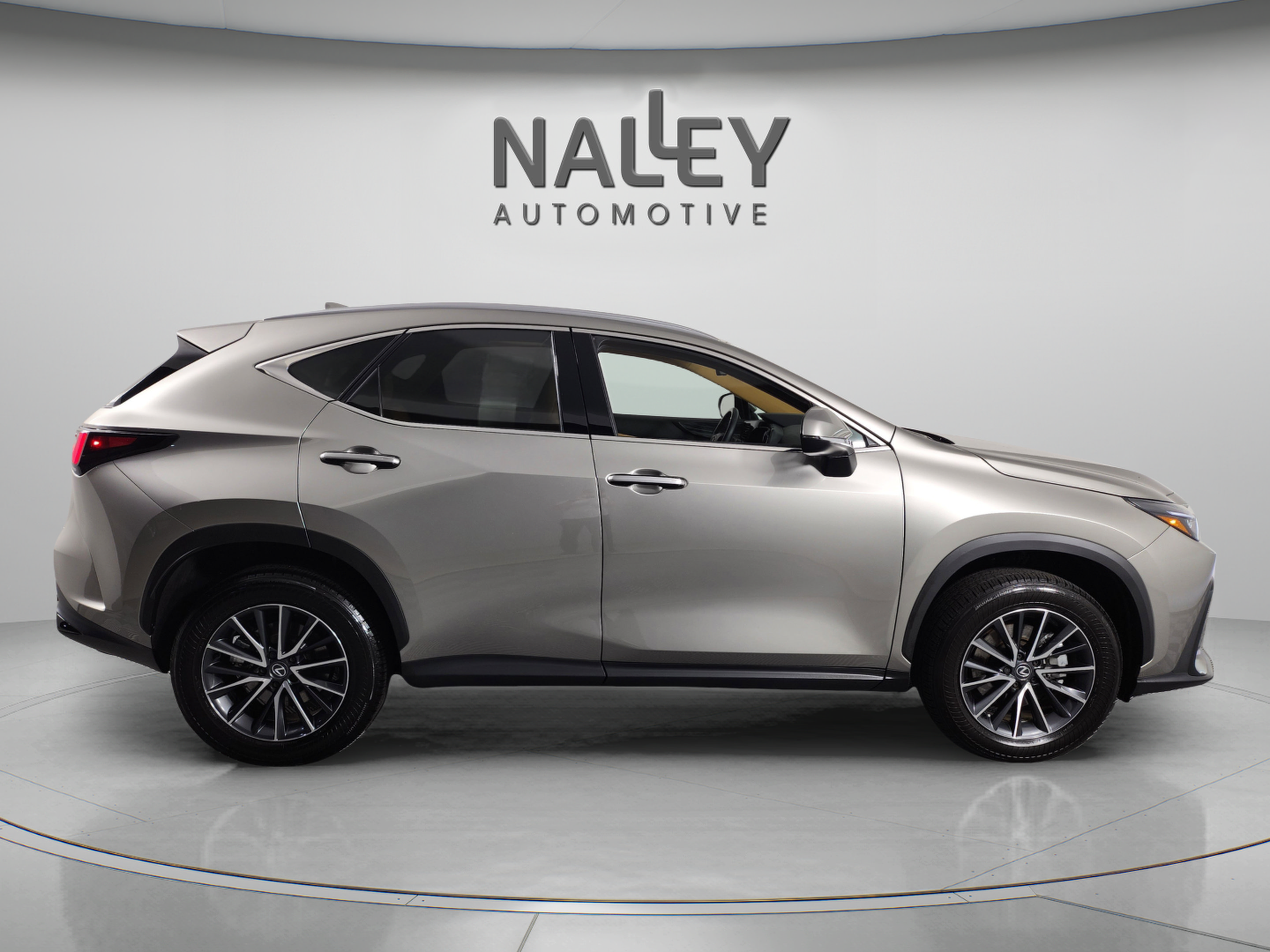 Certified 2025 Lexus NX 250 FWD w/ Towing Package (2000 Lbs) image 7