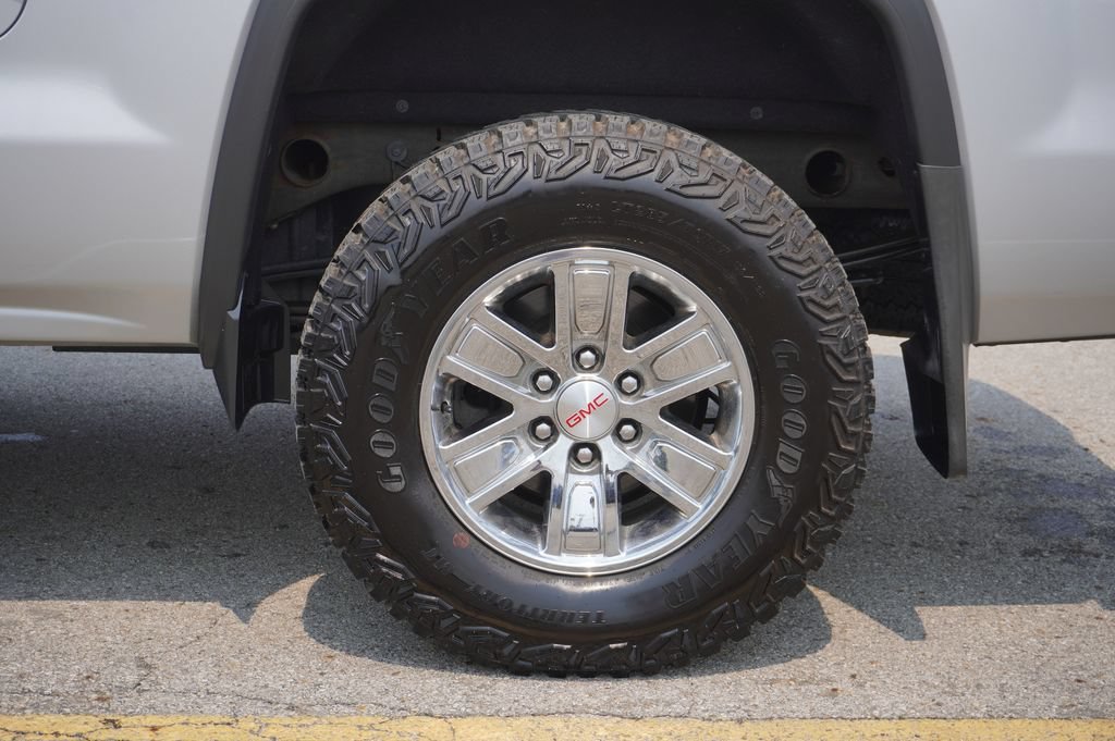 Used 2018 GMC Sierra 1500 SLE w/ SLE Value Package AWD/4WD image 11