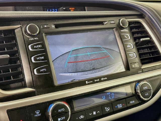 Used 2019 Toyota Highlander XLE AWD/4WD image 6