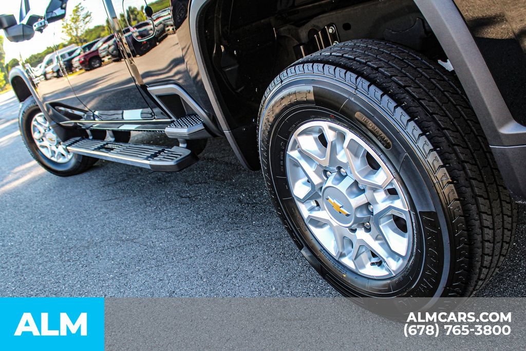 Used 2025 Chevrolet Silverado 3500 LT w/ Safety Package AWD/4WD image 14