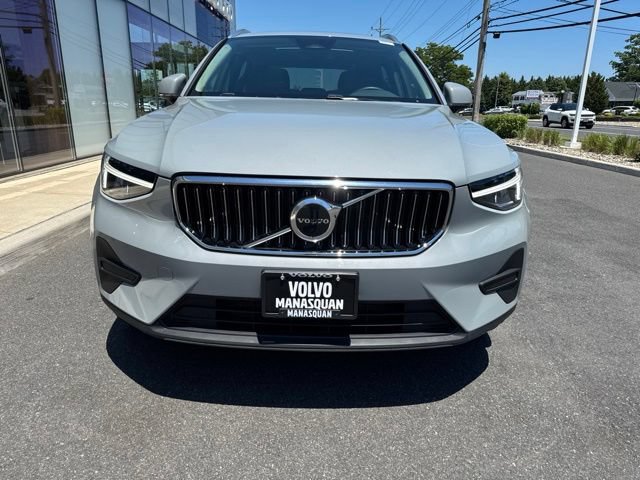 Used 2025 Volvo XC40 B5 Core AWD/4WD image 7
