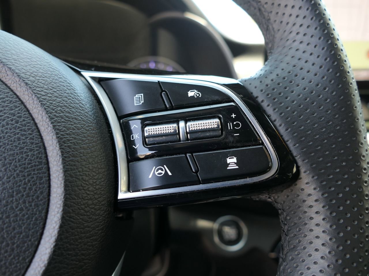 Used 2023 Kia Forte GT-Line w/ GT-Line Premium Package FWD image 16