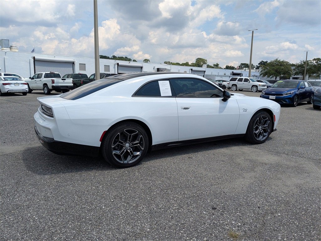 Used 2024 Dodge Charger R/T w/ Plus Group image 3