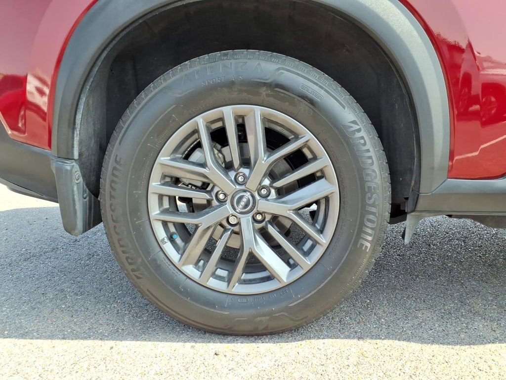 Used 2023 Nissan Rogue S image 19