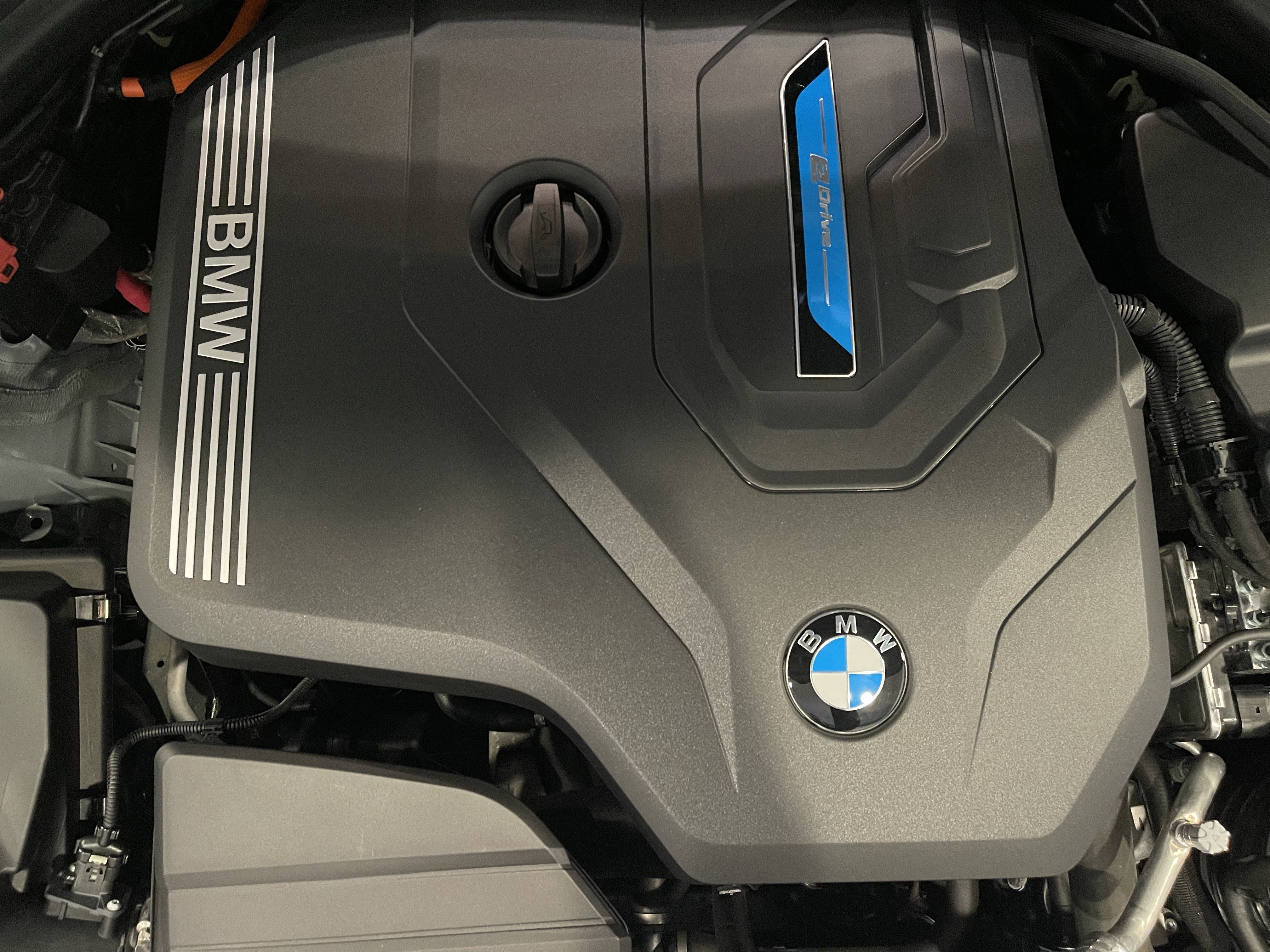 Certified 2023 BMW 330e xDrive w/ M Sport Package AWD/4WD image 25