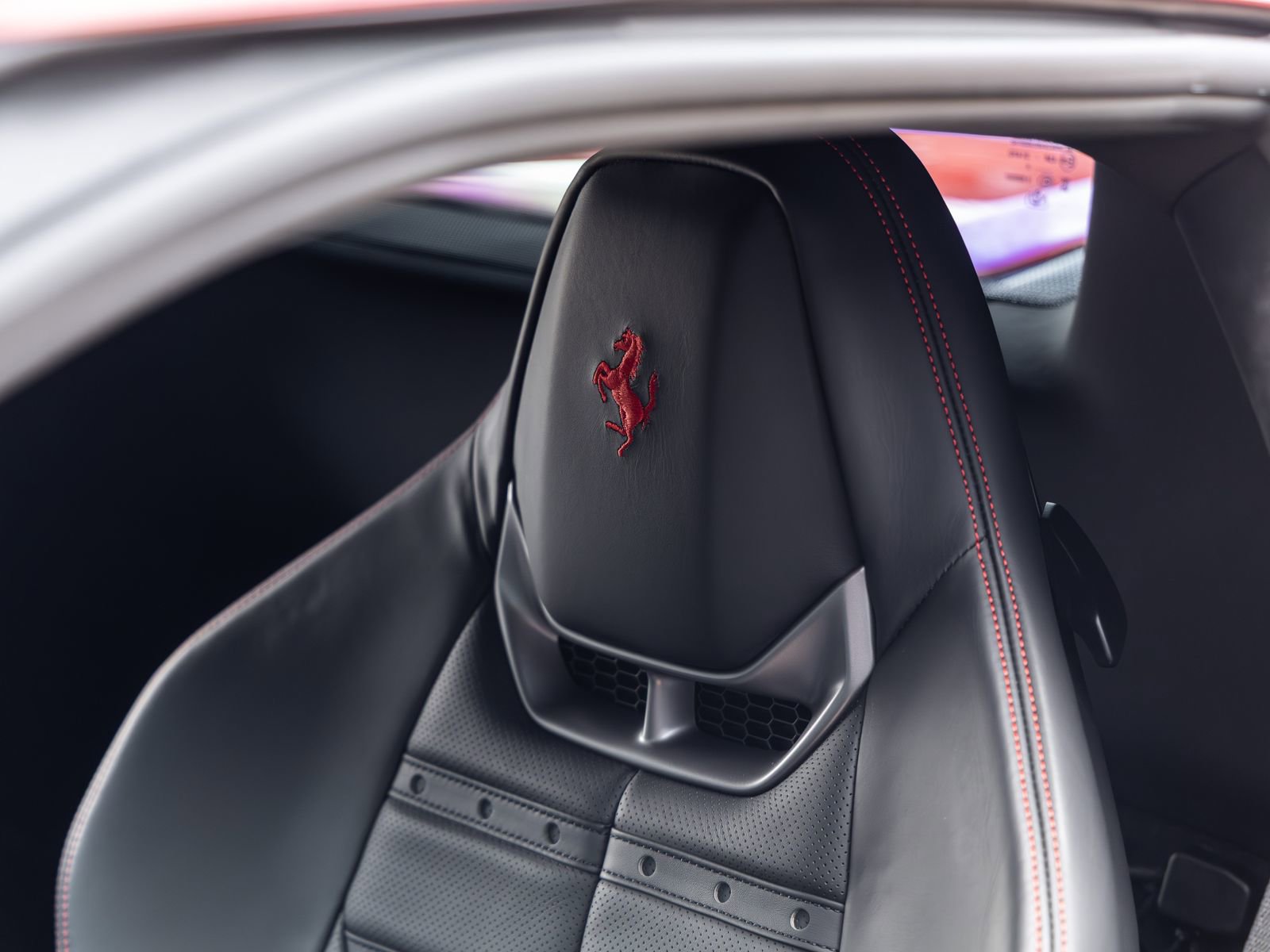 Used 2022 Ferrari 296 GTB RWD image 33