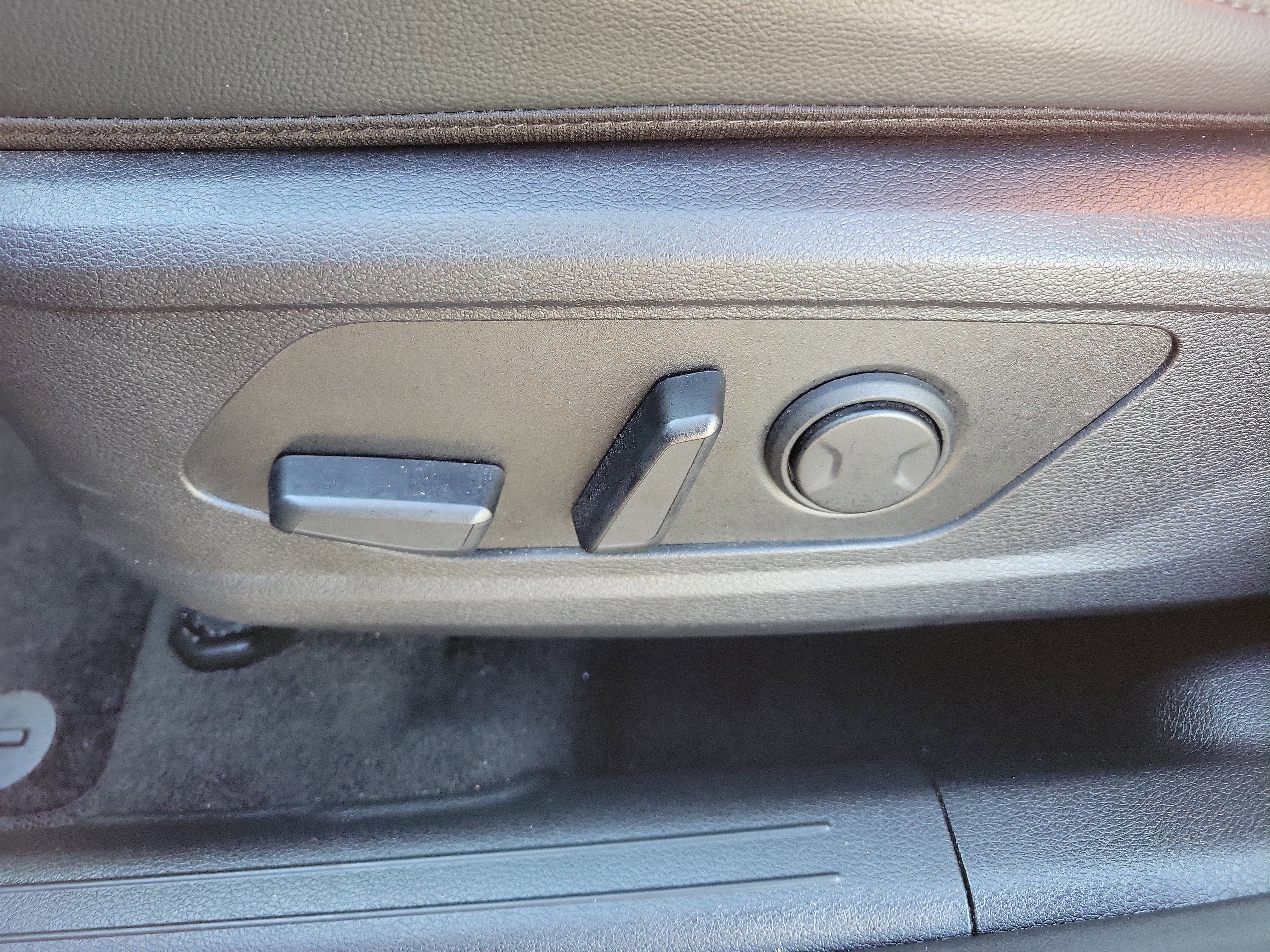 Certified 2025 Kia Sportage SX image 25