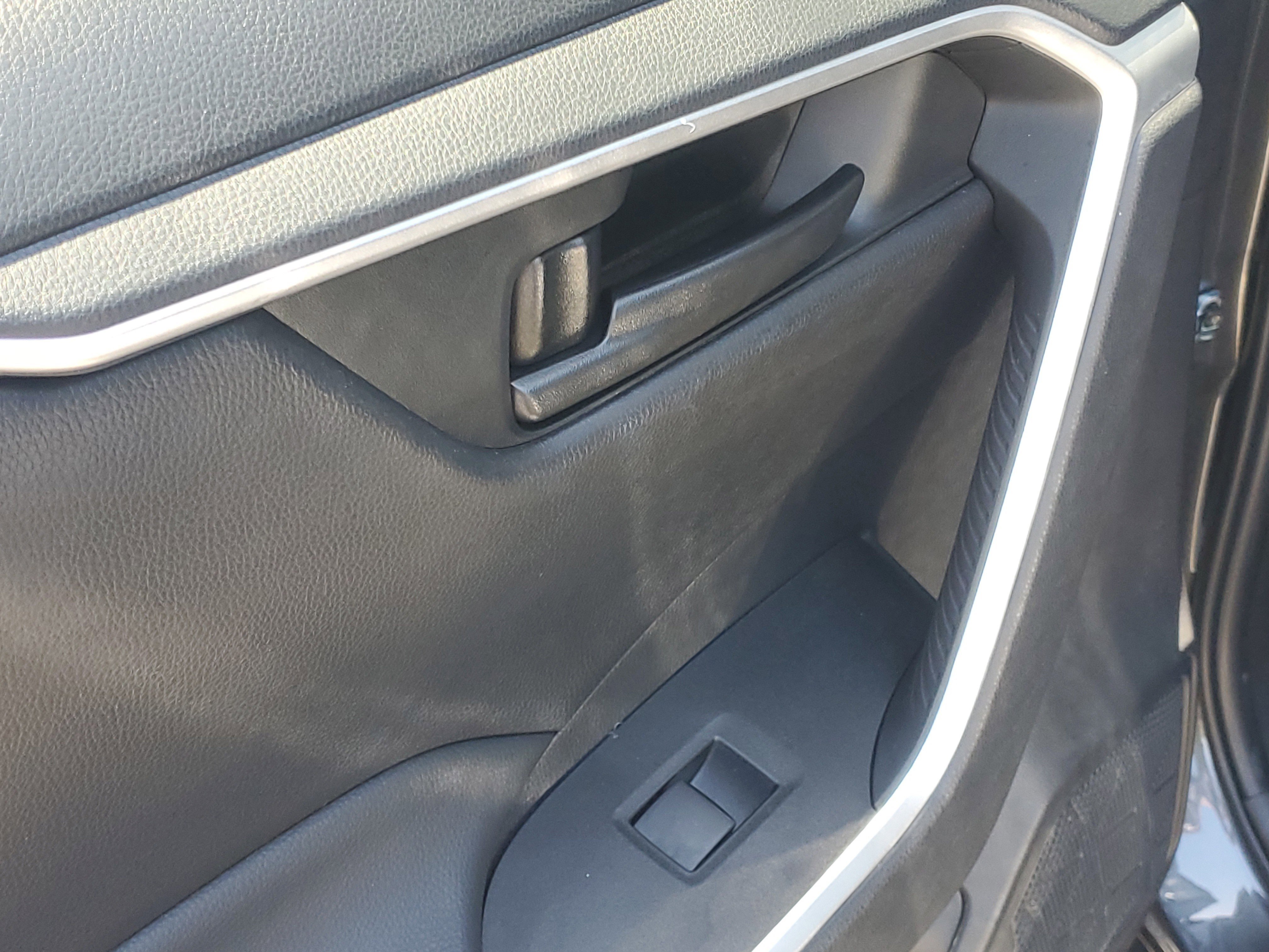 Certified 2022 Toyota RAV4 LE FWD image 13
