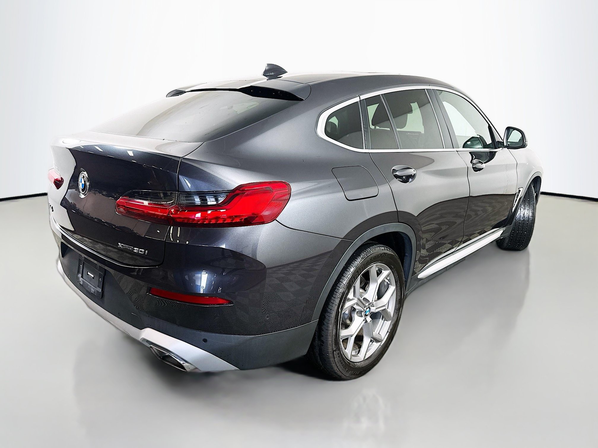 Used 2022 BMW X4 xDrive30i w/ Premium Package 2 AWD/4WD image 7