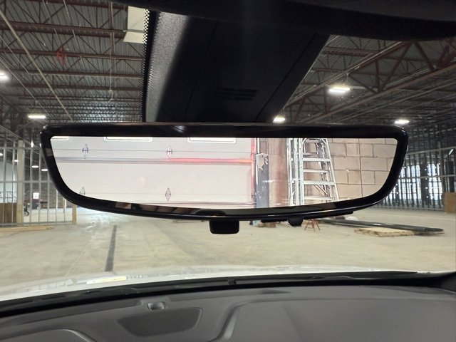 Used 2023 Chevrolet Traverse Premier image 32