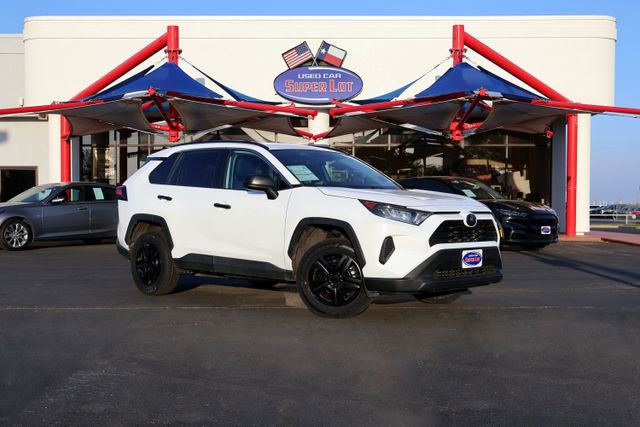 Used 2021 Toyota RAV4 LE video 1