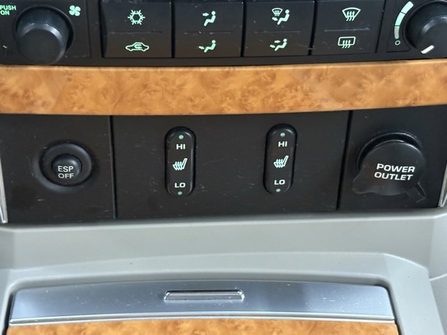 Used 2008 Chrysler Aspen Limited image 28