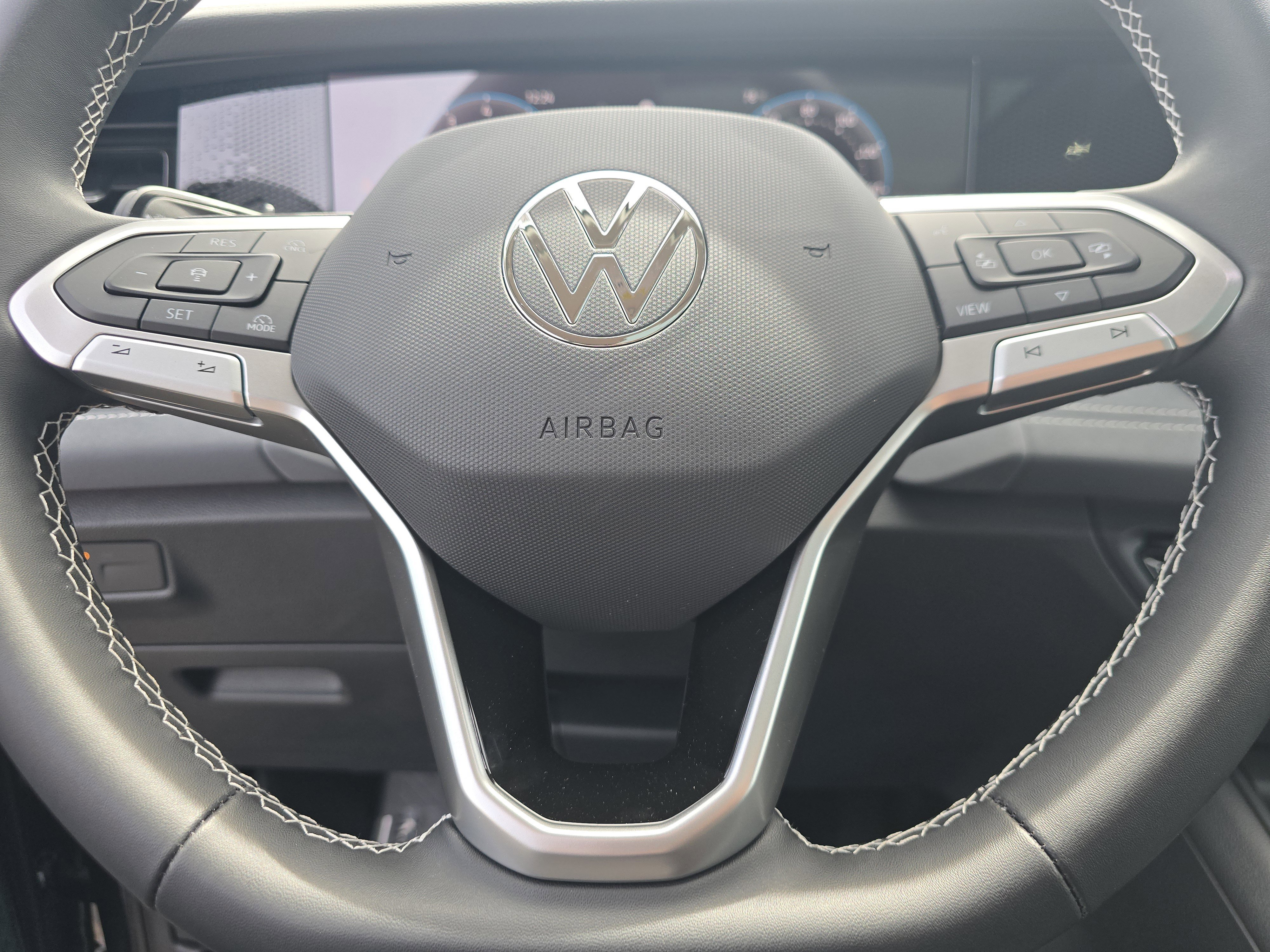 New 2026 Volkswagen Tiguan SE FWD image 22