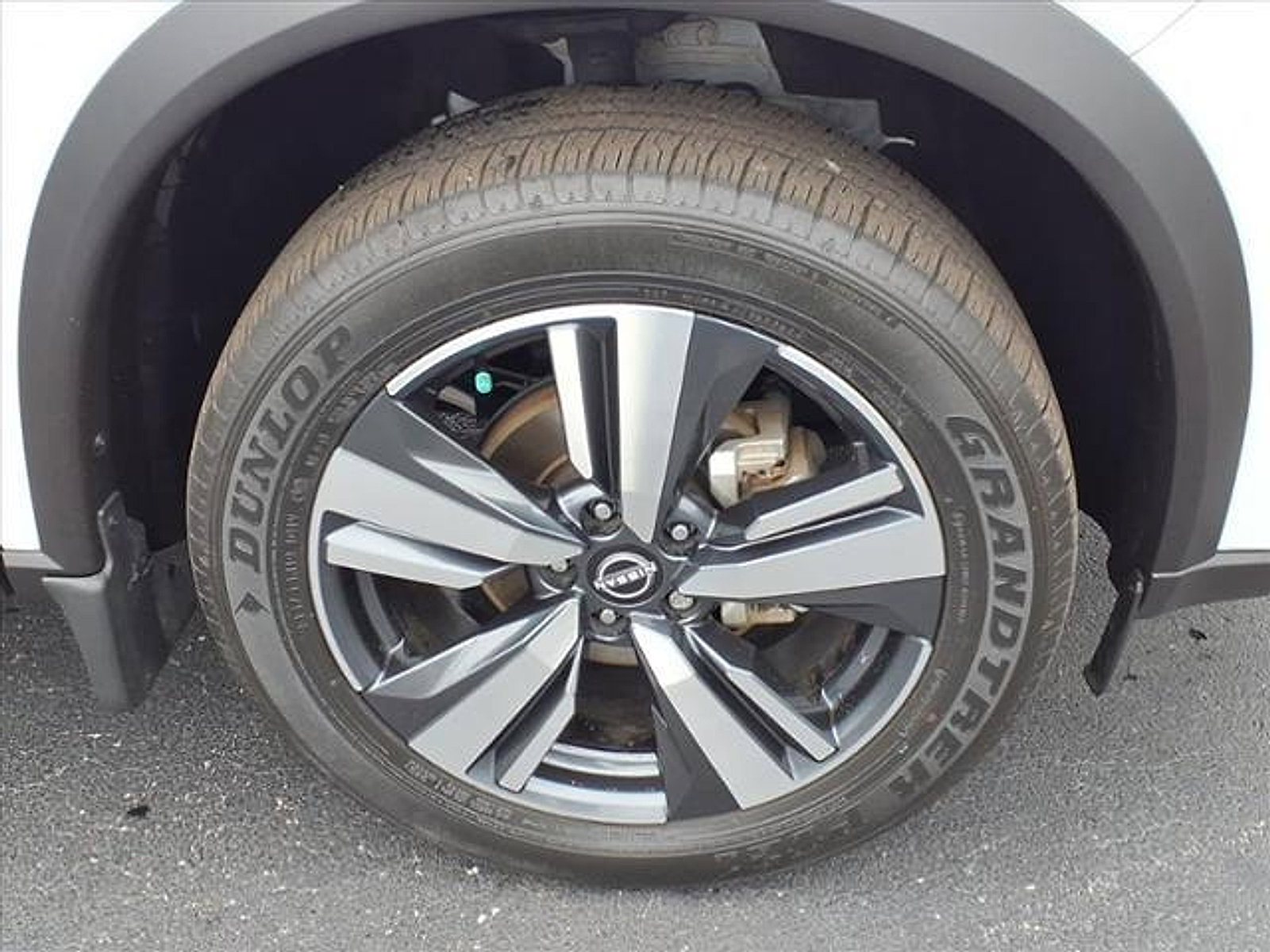 Certified 2024 Nissan Rogue SL image 13