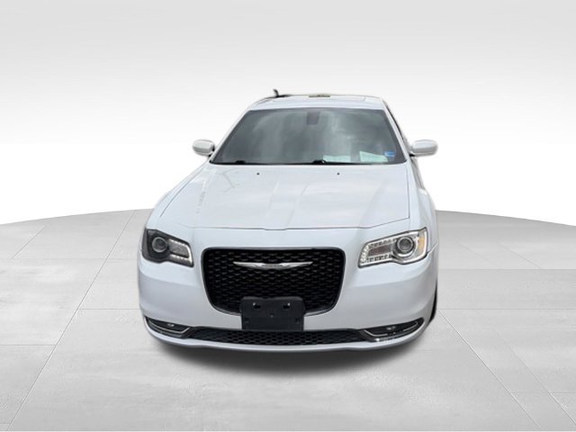 Used 2015 Chrysler 300 S RWD image 40