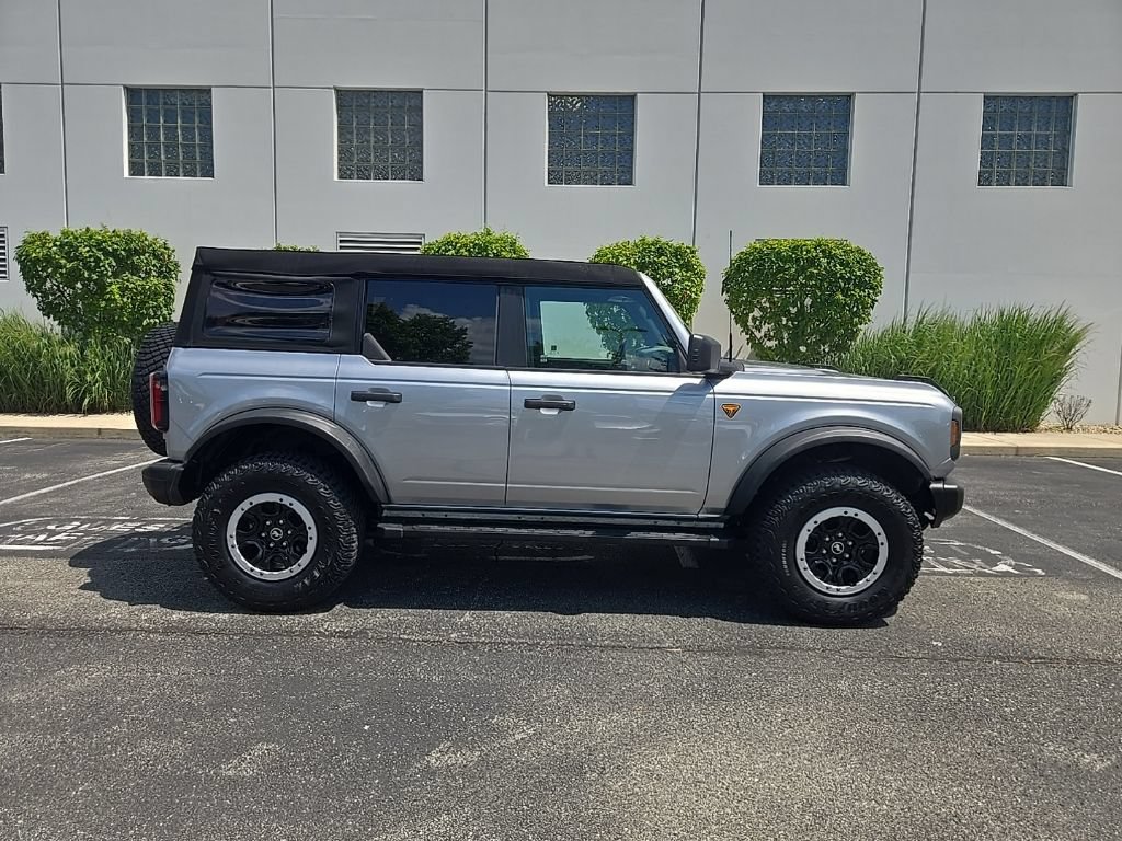 Used 2023 Ford Bronco Badlands w/ Sasquatch Package AWD/4WD image 9