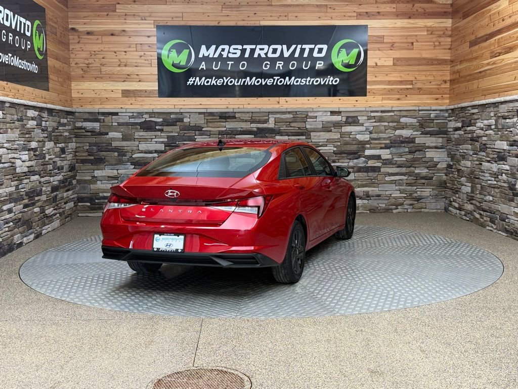 Used 2023 Hyundai Elantra SEL w/ Preferred Accessory Package image 8