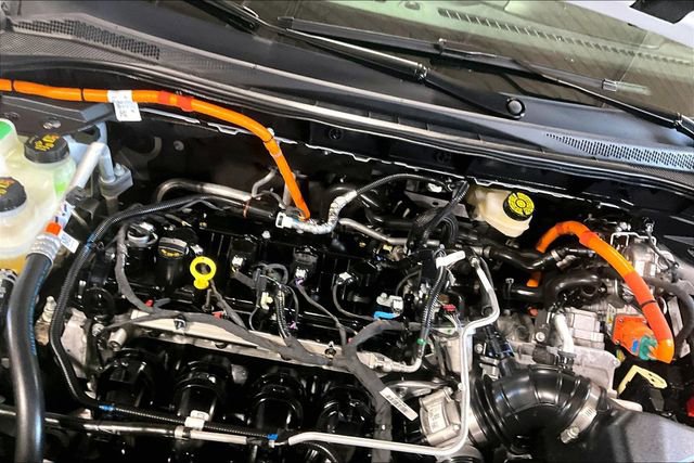 Used 2025 Ford Escape Platinum w/ Premium Technology Package FWD image 33
