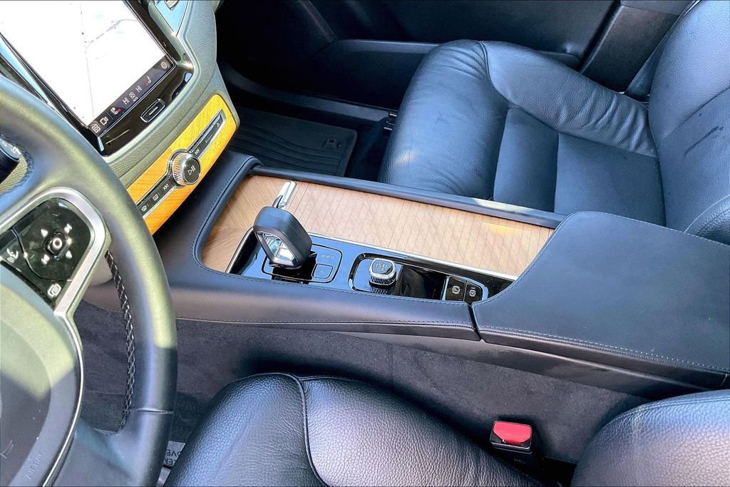 Used 2024 Volvo XC90 B6 Plus w/ Protection Package Premier image 17