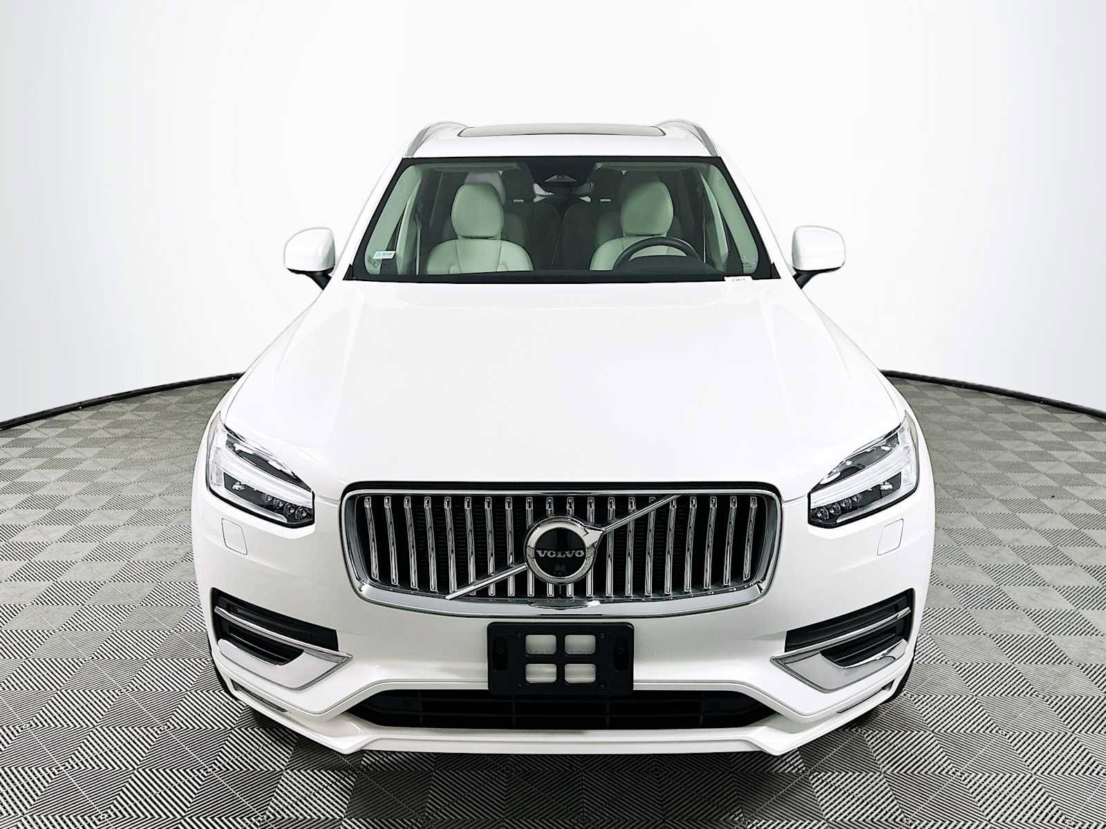 Used 2023 Volvo XC90 B6 Plus w/ Protection Package Premier AWD/4WD image 2