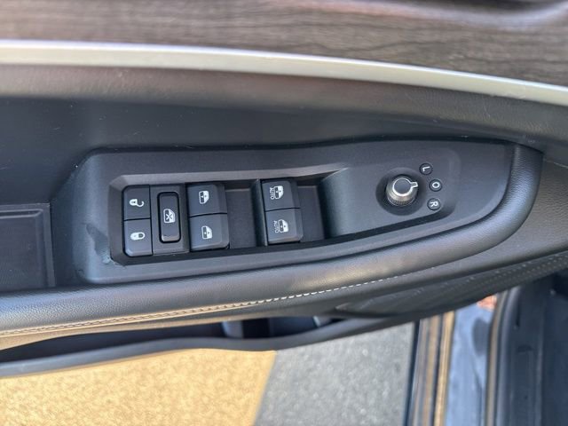 Used 2023 Jeep Grand Cherokee L Limited AWD/4WD image 8
