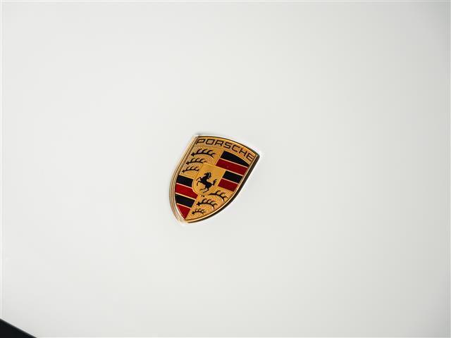 Used 2025 Porsche Macan image 13